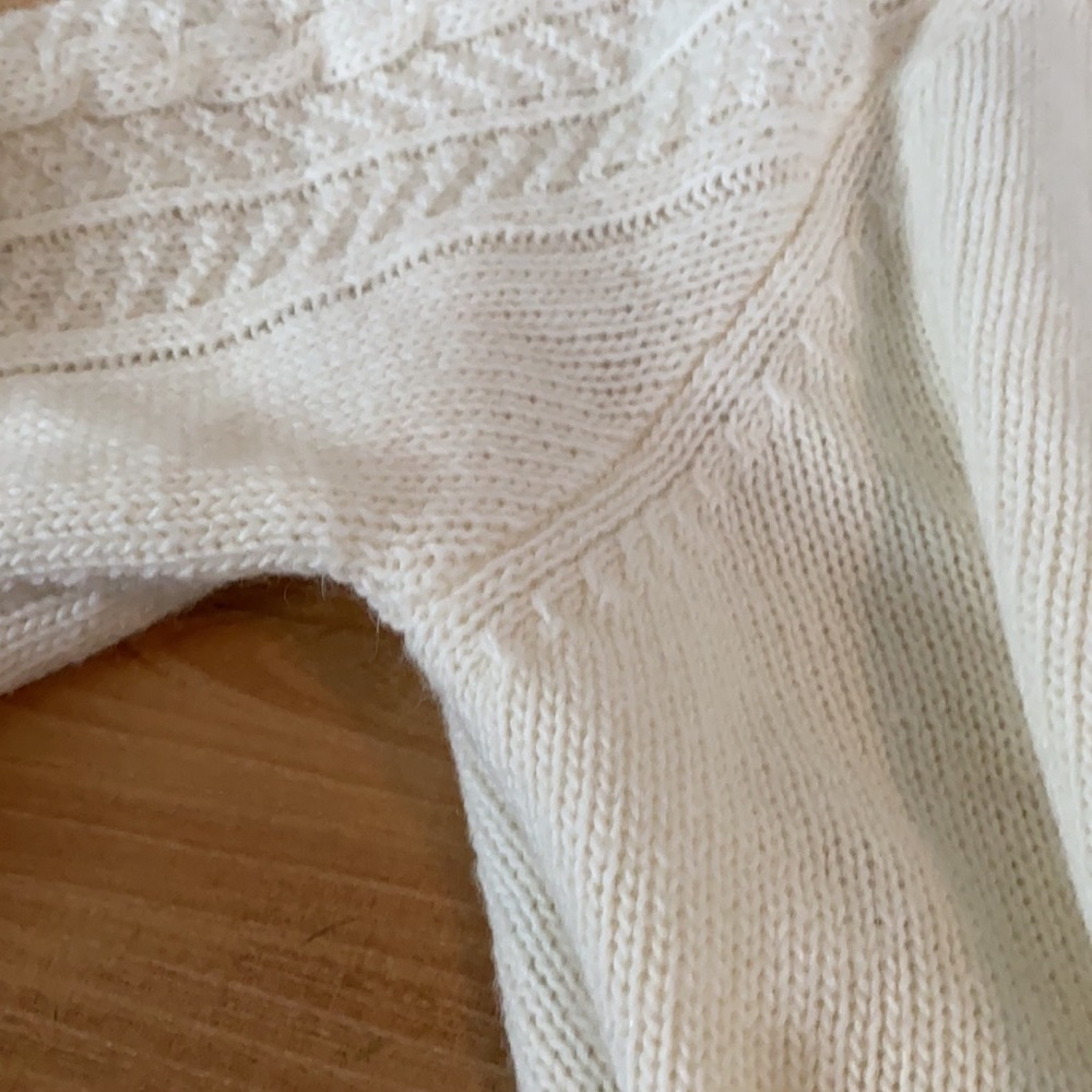 Elsamanda Winter White Sweater - Picture 16 of 16